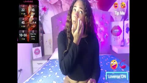 RENATA VALENTINA online show from May 15, 2026, 1:07 pm