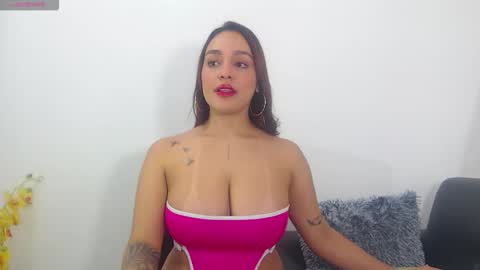 renatabrownn28 online show from April 19, 2026, 9:28 pm