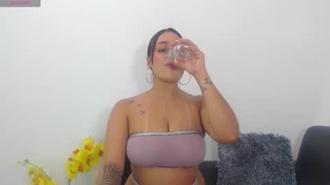 renatabrownn28 online show from June 1, 2026, 4:31 pm