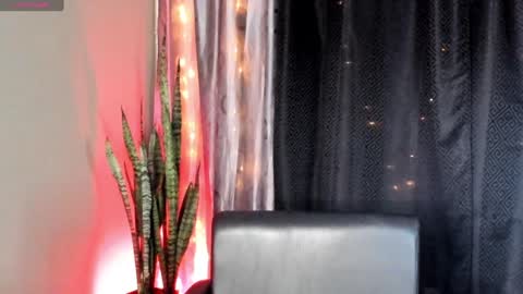 renatawilsom online show from January 4, 2025, 1:21 pm