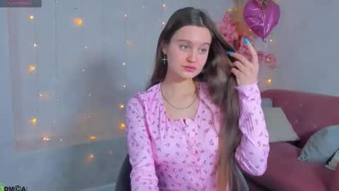 Renesmy online show from February 22, 2026, 11:25 pm