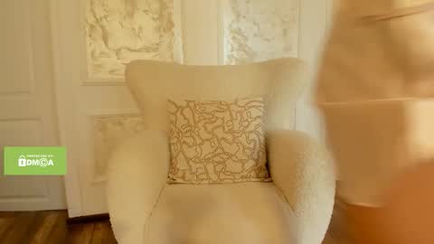 Rennatha online show from November 2, 2025, 9:55 am