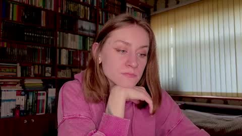 Snapshot of retromarie chatting on April 10, 2026, 3:06 pm Rie online show from April 10, 2026, 3:06 pm