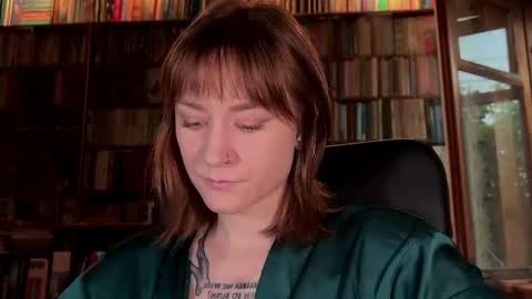 Snapshot of retromarie chatting on May 19, 2026, 2:45 pm Rie online show from May 19, 2026, 2:45 pm