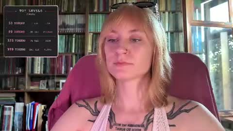 Snapshot of retromarie chatting on July 2, 2026, 2:23 pm Rie online show from July 2, 2026, 2:23 pm
