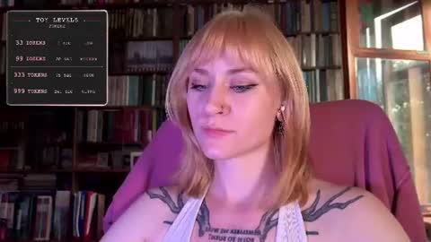 Snapshot of retromarie chatting on July 7, 2026, 4:33 pm Rie online show from July 7, 2026, 4:33 pm