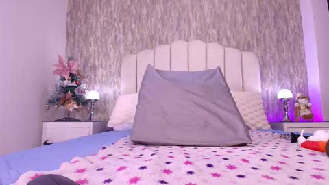 Snapshot of reven_lilith chatting on December 15, 2025, 3:11 am REVEN online show from December 15, 2025, 3:11 am