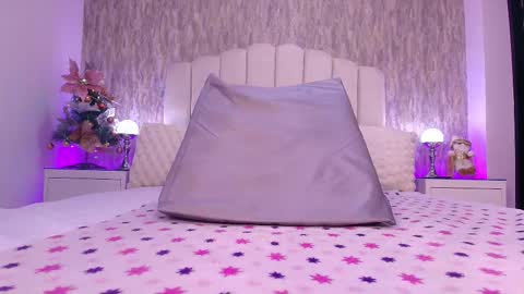 Snapshot of reven_lilith chatting on December 16, 2025, 3:33 am REVEN online show from December 16, 2025, 3:33 am