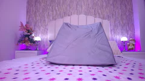 Snapshot of reven_lilith chatting on December 18, 2025, 3:01 am REVEN online show from December 18, 2025, 3:01 am