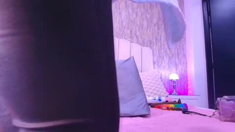 Snapshot of reven_lilith chatting on January 17, 2026, 3:00 am REVEN online show from January 17, 2026, 3:00 am