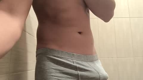 Snapshot of revendor chatting on October 4, 2025, 4:10 am revendor online show from October 4, 2025, 4:10 am