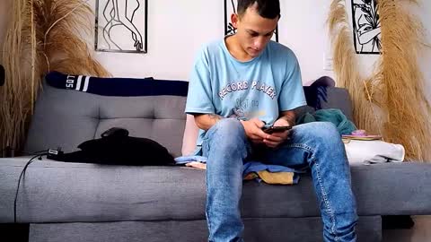 reymasterhot online show from February 15, 2026, 1:31 pm