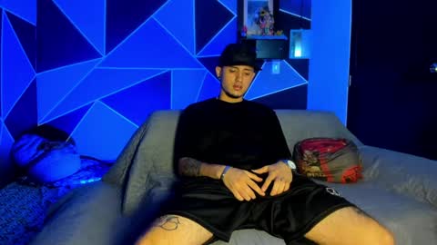 Rey online show from January 7, 2025, 2:51 pm