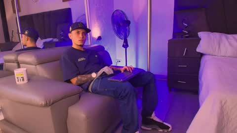 Rey online show from February 6, 2025, 4:42 am