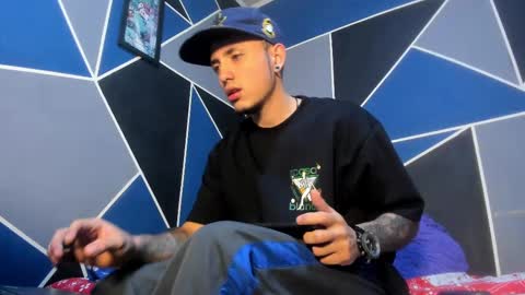 Rey online show from February 17, 2025, 5:04 am