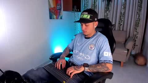 Rey online show from February 21, 2026, 4:02 am