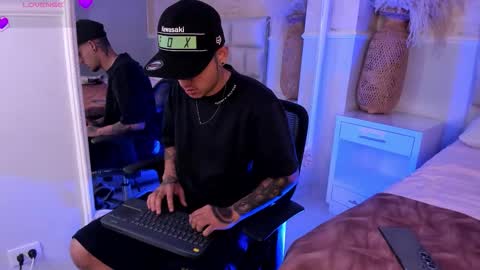 Rey online show from February 24, 2026, 4:43 am