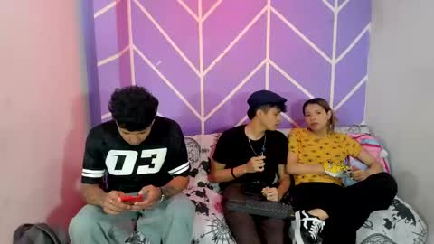 reymoushiroygue online show from October 24, 2025, 1:18 pm