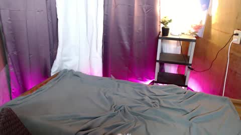 HI GUYS IM RHIAN PLEASE GIVE ME THUMBS UP online show from January 15, 2025, 4:11 pm