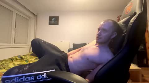 Snapshot of ricciardio chatting on November 17, 2025, 6:35 pm ricciardio online show from November 17, 2025, 6:35 pm
