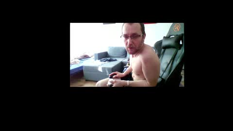 Snapshot of ricciardio chatting on April 6, 2026, 6:25 am ricciardio online show from April 6, 2026, 6:25 am