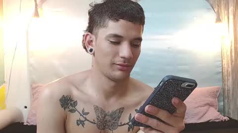 Snapshot of rich_de_la_rosa chatting on December 17, 2025, 4:29 am rich and kitty online show from December 17, 2025, 4:29 am