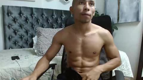 richar_voller online show from March 4, 2025, 3:59 pm