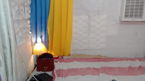 Snapshot of richard440842 chatting on October 10, 2025, 2:43 am richard440842 online show from October 10, 2025, 2:43 am