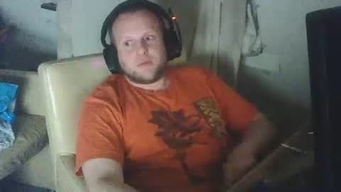 Snapshot of richardd110011 chatting on June 8, 2026, 9:37 pm richardd110011 online show from June 8, 2026, 9:37 pm