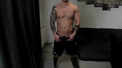 RichardDarell online show from December 2, 2025, 6:08 am