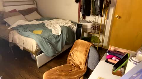 Amber online show from January 5, 2025, 7:49 am