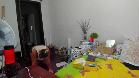 Anna - not anna - right Anna  online show from September 15, 2025, 3:34 pm