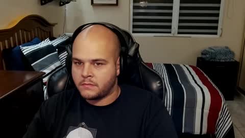 Snapshot of rickyj1012 chatting on December 8, 2024, 1:35 am Ricky online show from December 8, 2024, 1:35 am