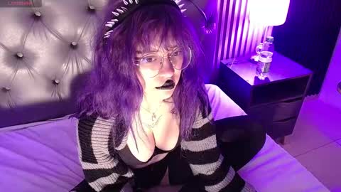 Snapshot of rihonna_hs8 chatting on December 16, 2025, 1:38 pm RIHONNA online show from December 16, 2025, 1:38 pm