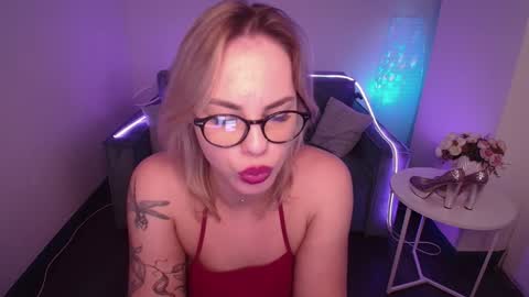 Snapshot of rikaraily chatting on February 2, 2025, 9:30 am Rika online show from February 2, 2025, 9:30 am