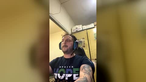 rikardo9996 online show from May 27, 2026, 2:19 am