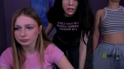 Meow online show from December 17, 2025, 8:48 pm