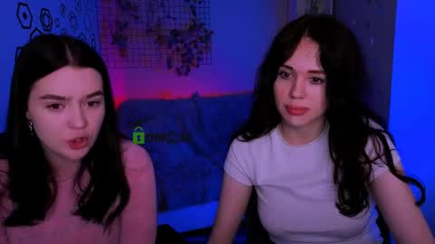 Snapshot of riley_sanders chatting on April 27, 2026, 7:23 pm Meow online show from April 27, 2026, 7:23 pm