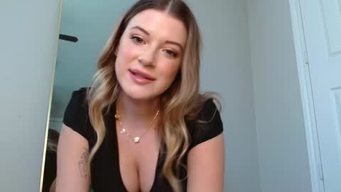 Snapshot of rileydepp chatting on December 30, 2024, 8:15 pm riley depp online show from December 30, 2024, 8:15 pm