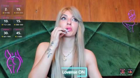 Snapshot of rileylannax chatting on May 18, 2026, 4:07 am rileylannax online show from May 18, 2026, 4:07 am
