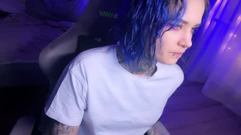   DianaBrite            fansl y online show from January 19, 2025, 3:32 pm