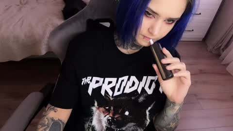   DianaBrite            fansl y online show from February 8, 2025, 1:22 pm