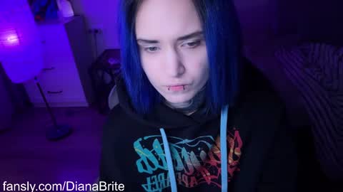   DianaBrite            fansl y online show from February 21, 2025, 3:32 pm