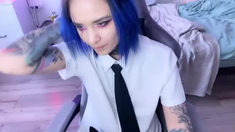   DianaBrite            fansl y online show from February 26, 2025, 1:52 pm