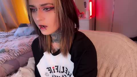   DianaBrite            fansl y online show from January 16, 2026, 1:15 pm