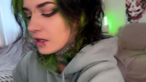   DianaBrite            fansl y online show from March 31, 2026, 1:22 pm