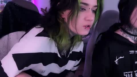   DianaBrite            fansl y online show from April 5, 2026, 10:01 am