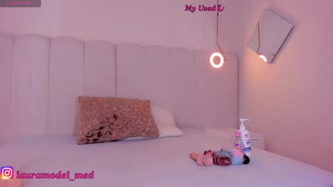 Riri Candy online show from March 16, 2026, 3:45 am