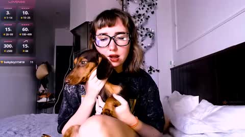 Snapshot of riri_rich chatting on January 10, 2025, 5:37 am Rita online show from January 10, 2025, 5:37 am