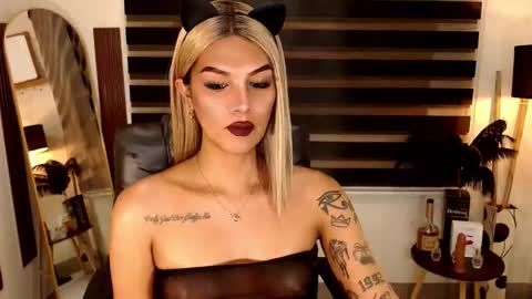 riri online show from November 17, 2025, 7:36 am